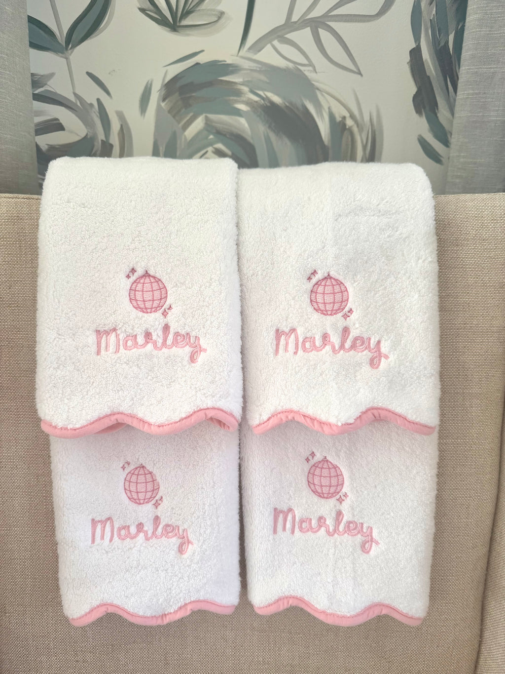 Cotton Hand Towels with Scallop Piping