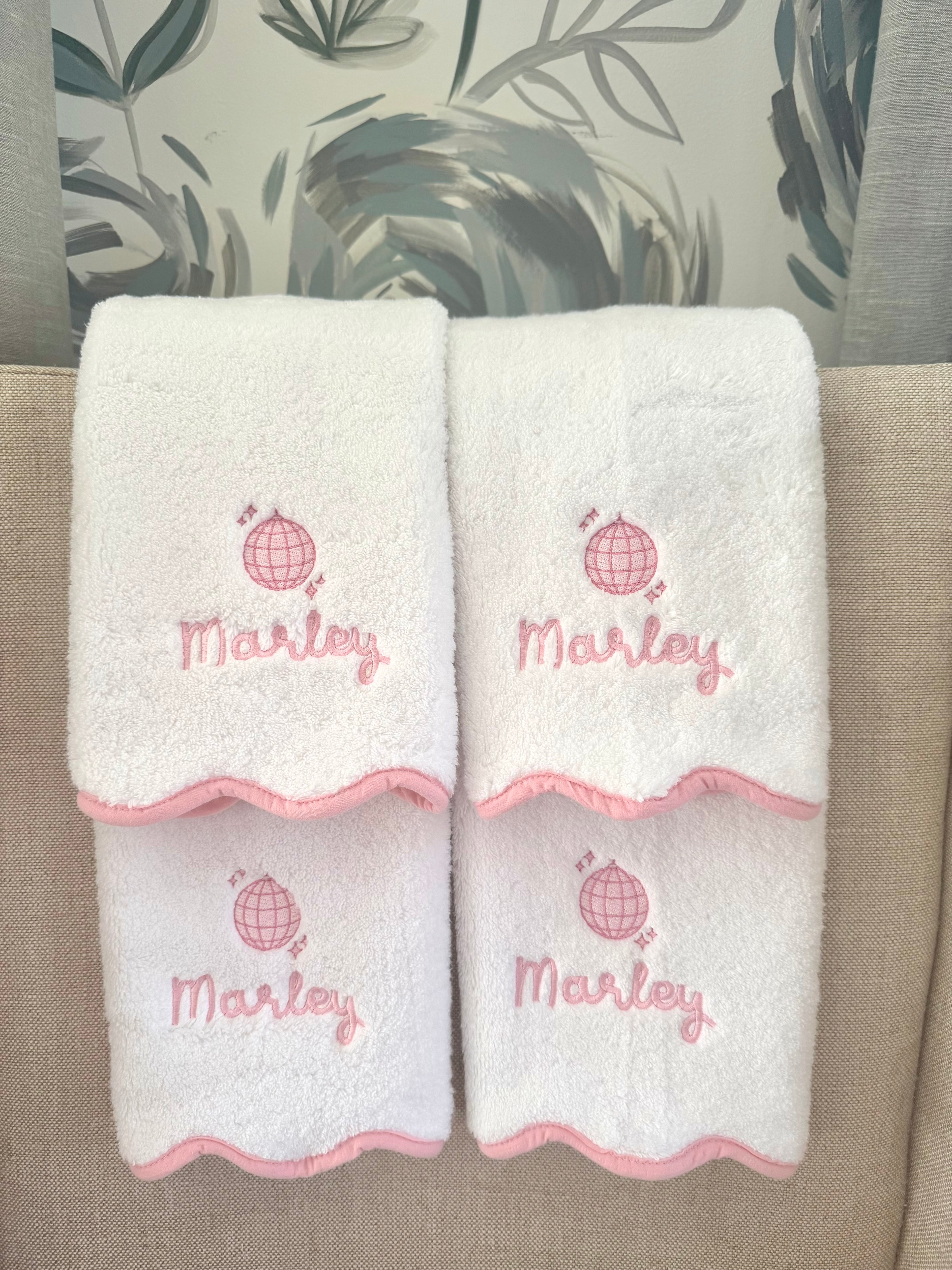 Cotton Hand Towels with Scallop Piping